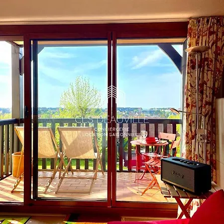 Le Yearling C.l.s * Довиль